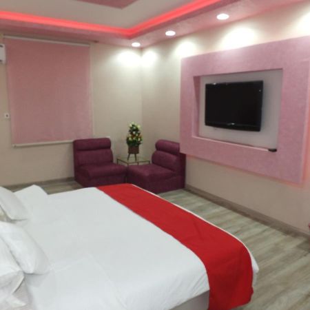 فندق ادوماتو Adomato Hotel Dawmat al-Jandal Bagian luar foto