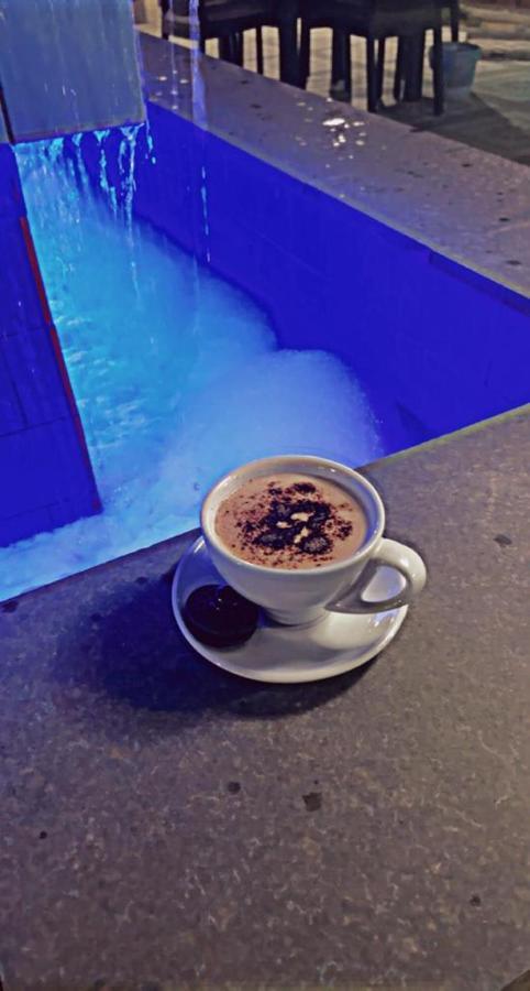 فندق ادوماتو Adomato Hotel Dawmat al-Jandal Bagian luar foto