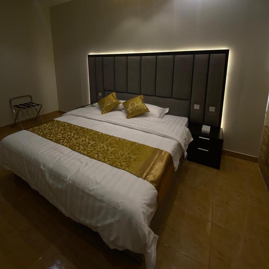 فندق ادوماتو Adomato Hotel Dawmat al-Jandal Bagian luar foto